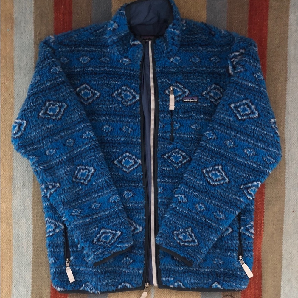 Men’s Large Patagonia Blue Aztec jacket.